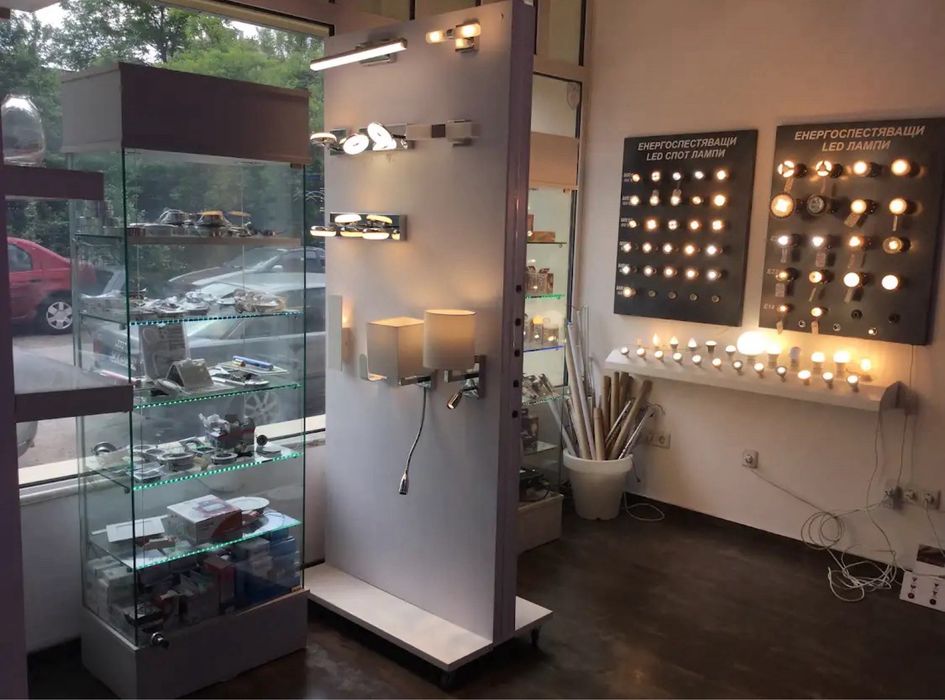 Дава се под наем Магазин в София, Център - 62 кв.м за 612 € - Снимка #1