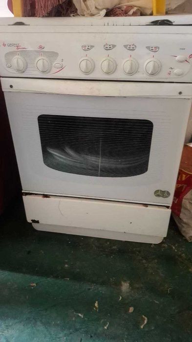 Продам плиту GEFEST 4 конфорки для кухни