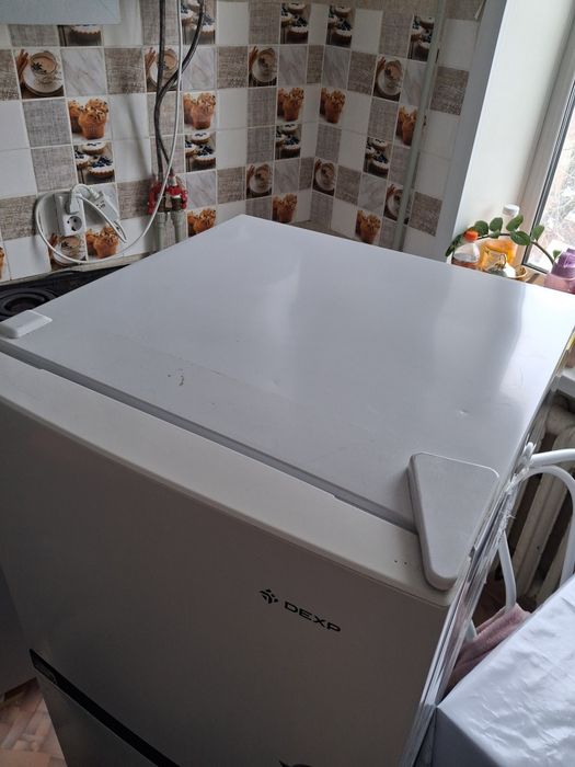 ПРОДАМ  ХОЛОДИЛьНИК Отличный состаянии