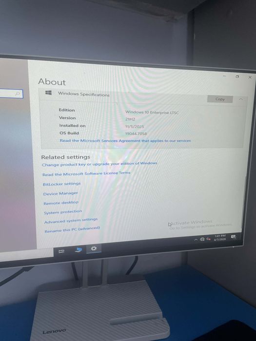 Unitate monitor  tastatura full. Setup