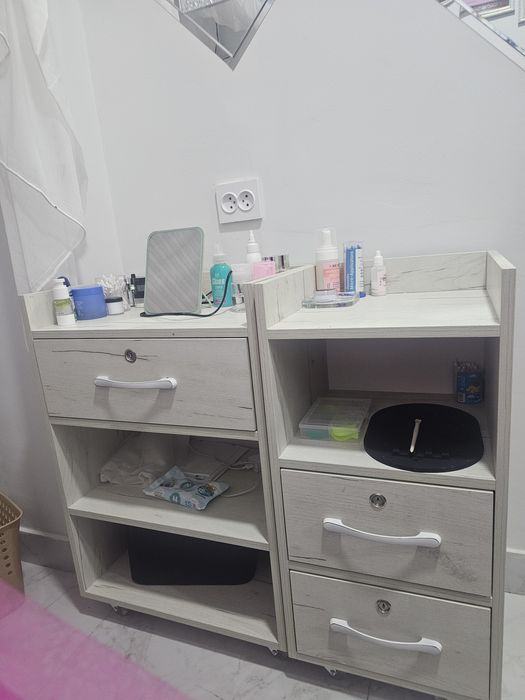 СРОЧНО!Тумбочки на колесиках с ящиками