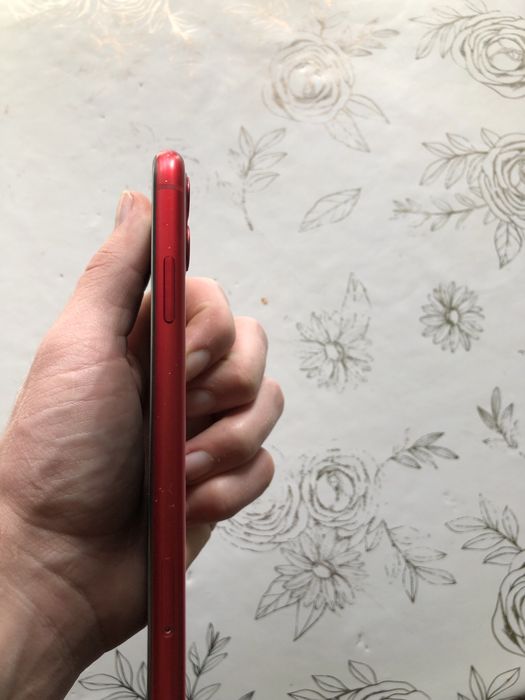 продам 11 айфон 64гб