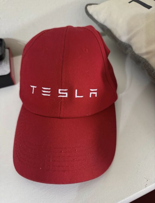Tesla sapca