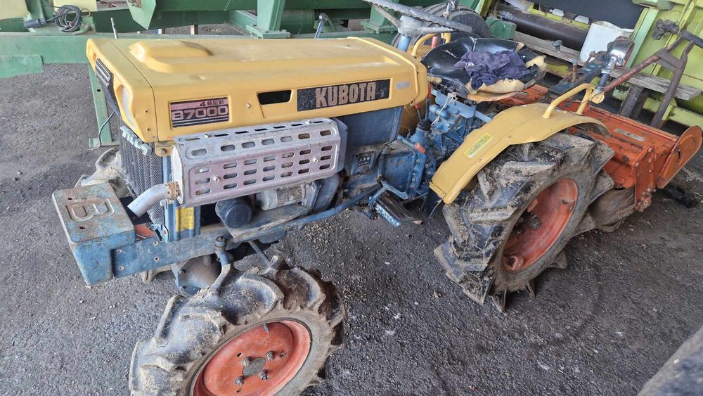 Kubota b7000 Трактор нови гуми с фреза и плуг