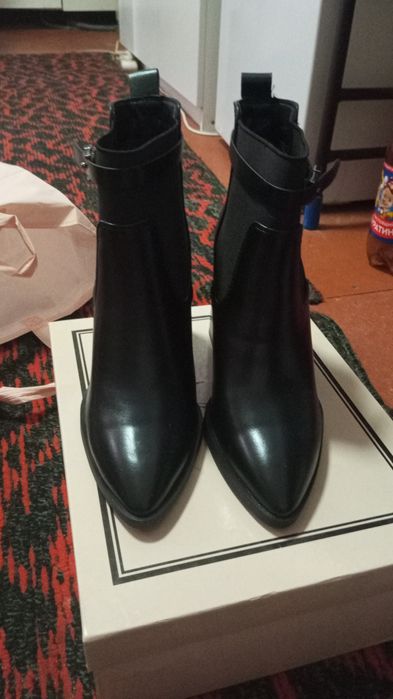 Продам срочна новый осень весна размер 35.36