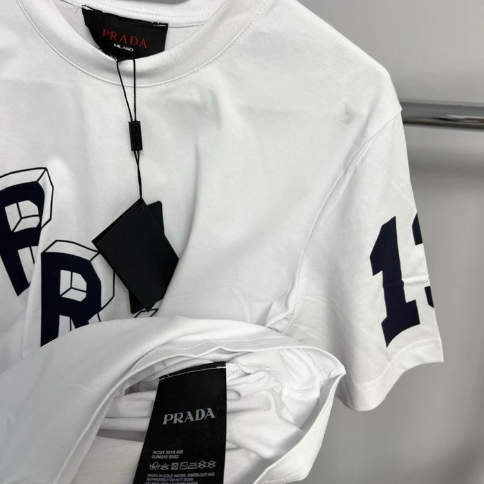 Tricou PRADA  super calitate