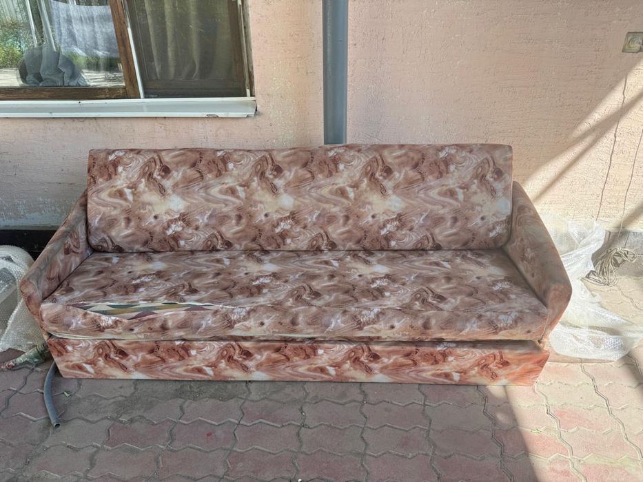 Отдам даром диван