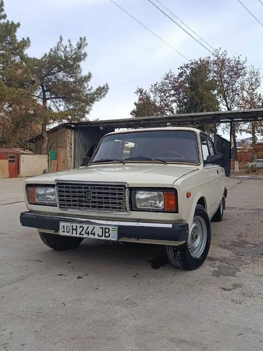 Gaz/bezinda yuradi 2000 yl 4ta baloni yengi  ortiqcha ishi yoq