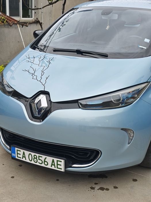 Продавам Рено Зое 22kwh произведено юни 2015 година на 86000км