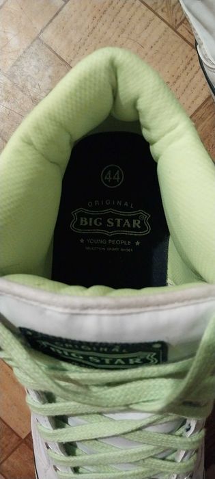 Продавам чисто нови обувки 44 номер