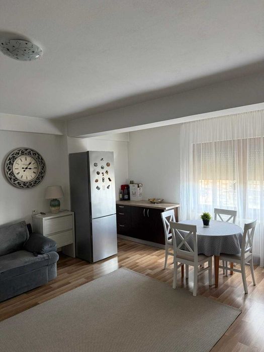 Inchiriez apartament 3 camere