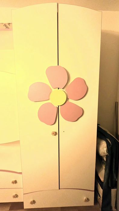 Set dormitor copii complet, 7 piese, alb & roz – stare impecabilă,