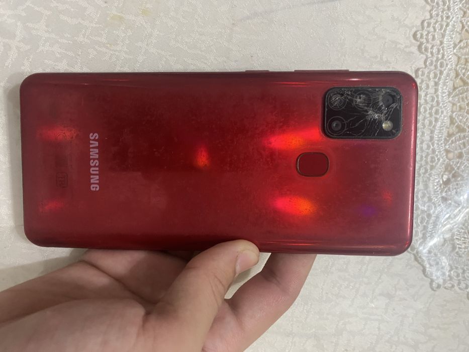 Продаю не рабочый телефоный