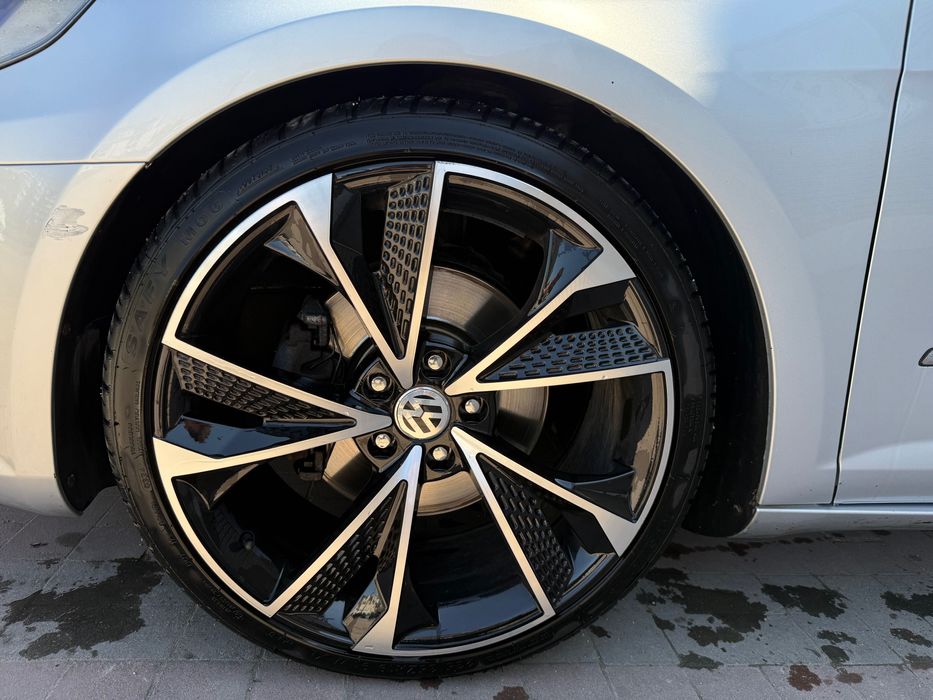 Джанти с гуми 235/35 ZR19 (RS7)