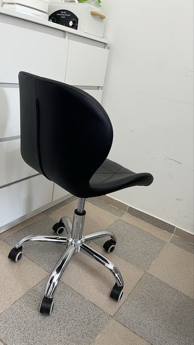 Кресло стул на колесах