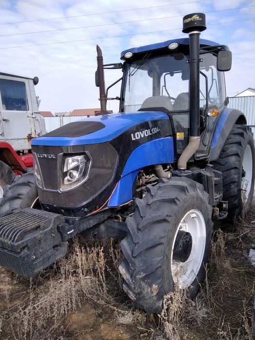 Продам трактор на полном ходу