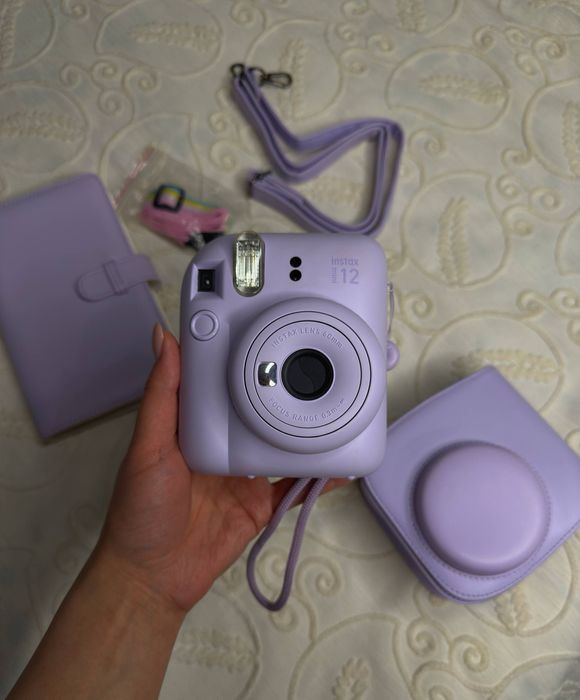 Продаю почти новый Инстакс Мини 12. Instax Mini 12