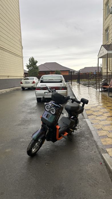 Продаётся скутер танк модель