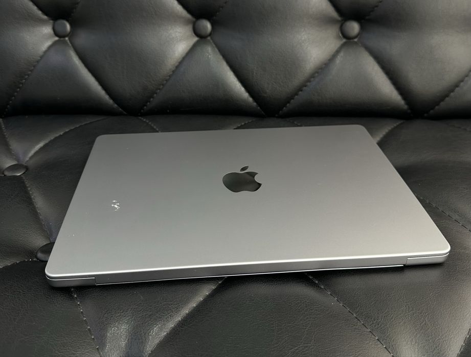 Apple MacBook Pro M2 Pro 16GB\512GB  2023 года в хорошем состояние