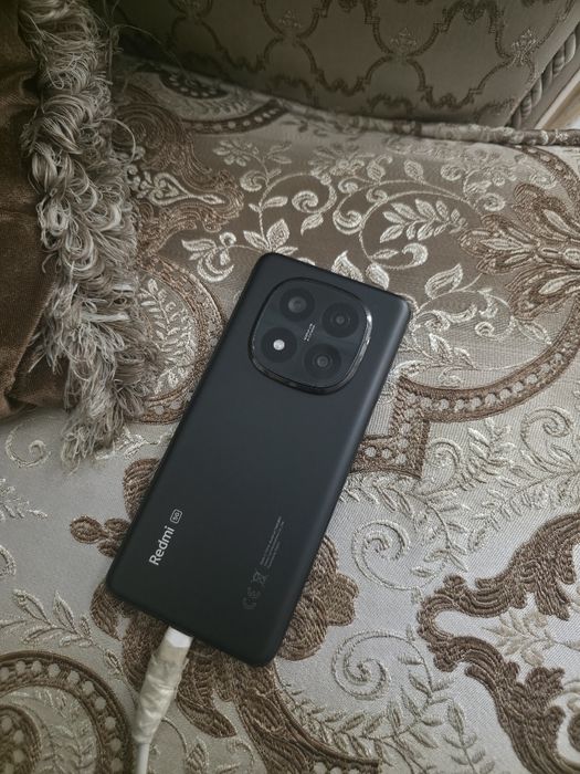 Redmi Note 14 Pro + 5G 512 Гигабайт в чёрном цвете