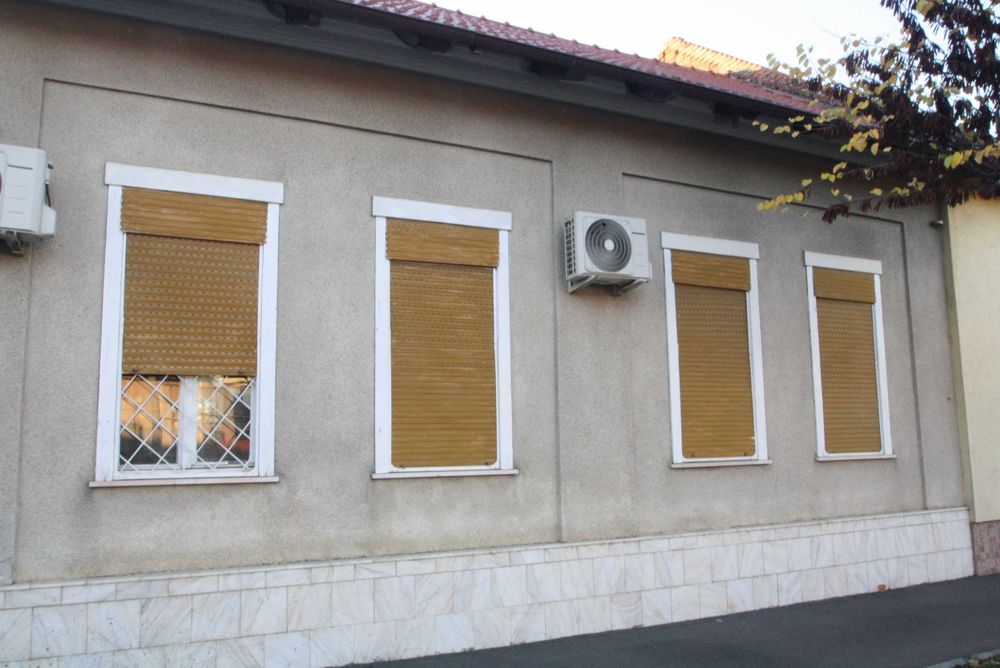 Proprietar vand 2 case alaturate, Zona Fratelia