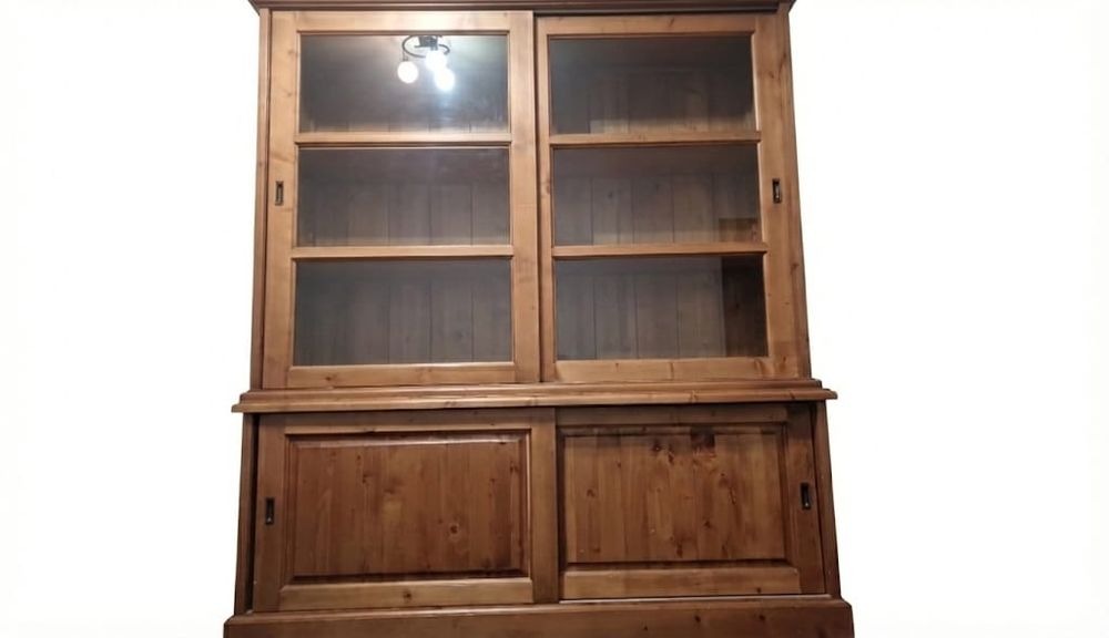 Vând vitrina si comoda tv din lemn masiv