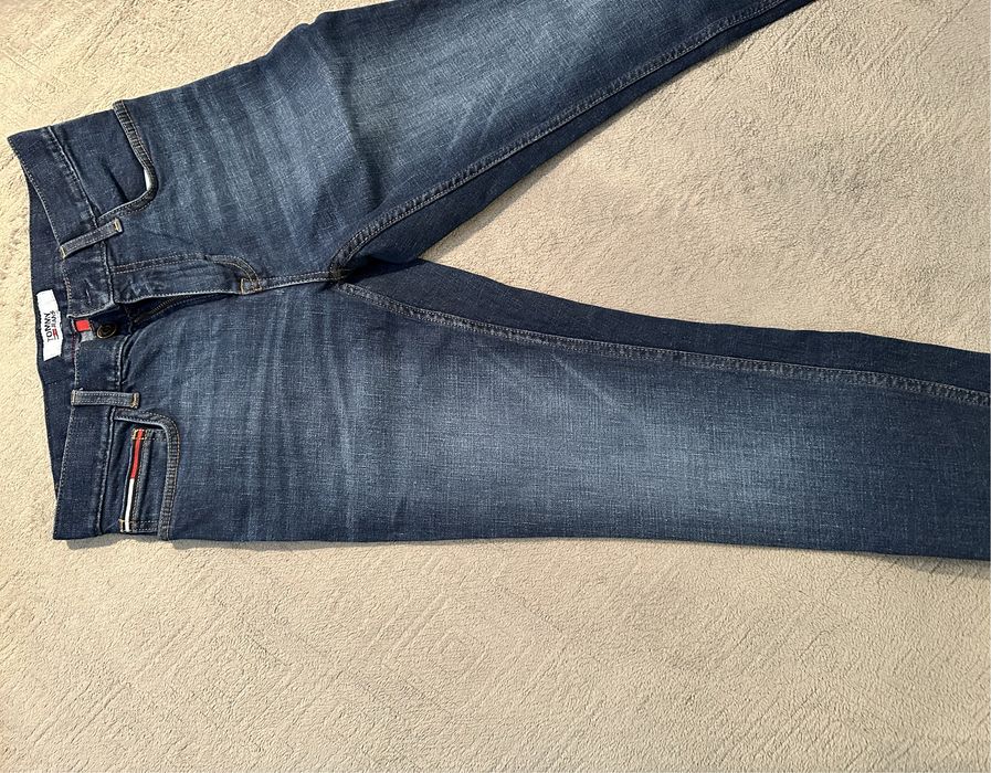 Blugi Tommy Jeans mărimea 36 și 38  (S, M)