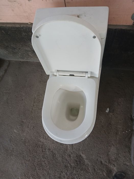 Срочно продам унитаз