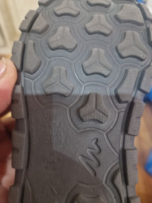 Sandalele Quechua masura 26