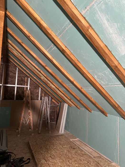 Execut Amenajari Interioare si exterioare !