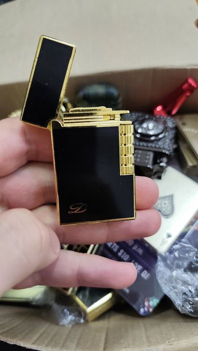 Bricheta model stil st. Dupont