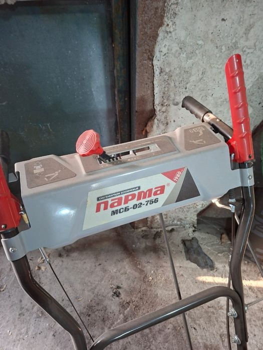 Продаю снегоуборшик