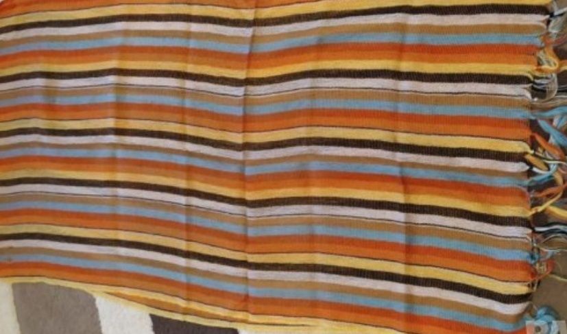 Неупотребяван дамски шал