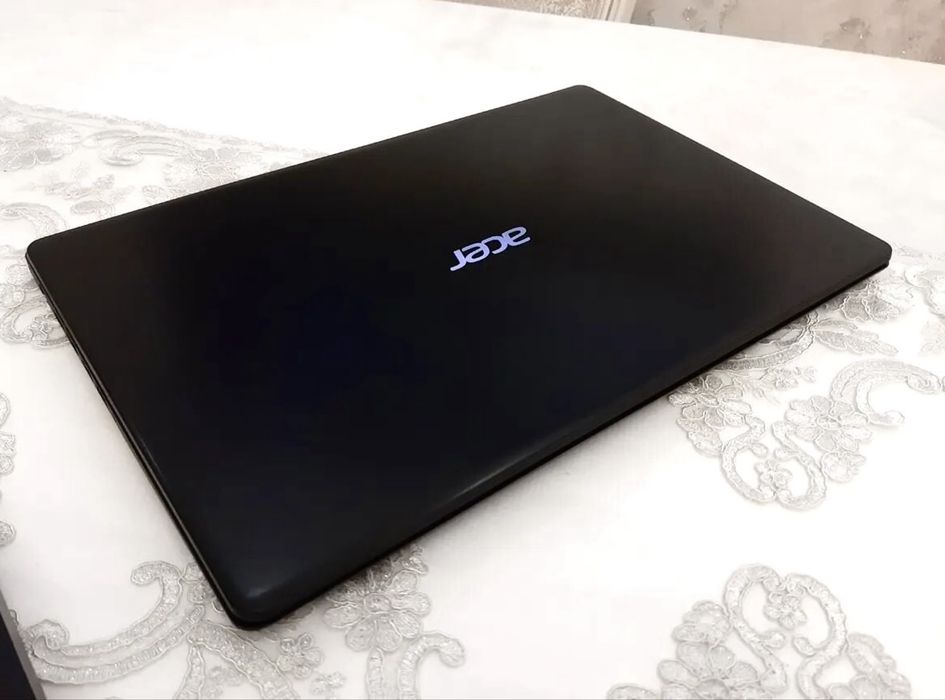 Aser Core i3 7 pokolekiya 8 gb SSD m2