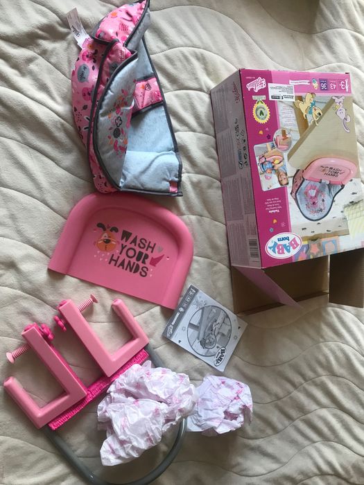 Столче с табла за хранене на кукла Baby Born