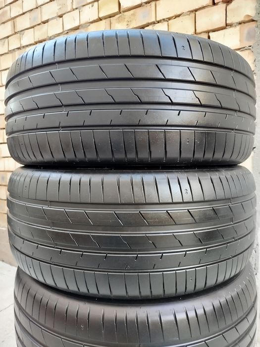245 45 R19 Shina Hankook