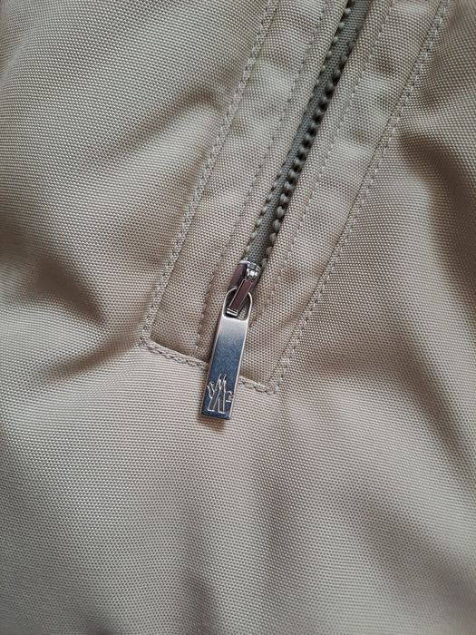 Vand geaca Moncler marimea 5