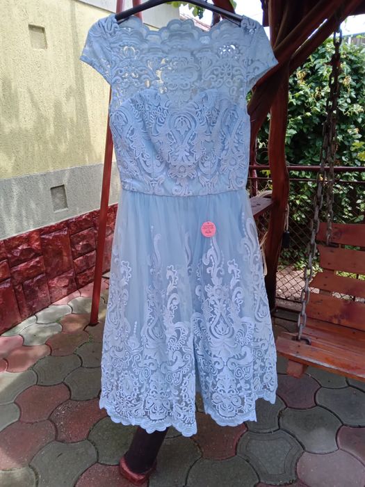 Vand rochii de ocazie in stare foarte buna sau chiar noi