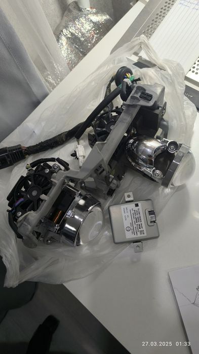 Модули фар от Toyota Land Cruiser 200