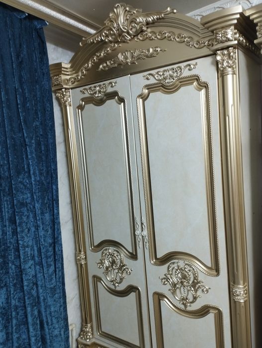 Шкаф сотилади узимники