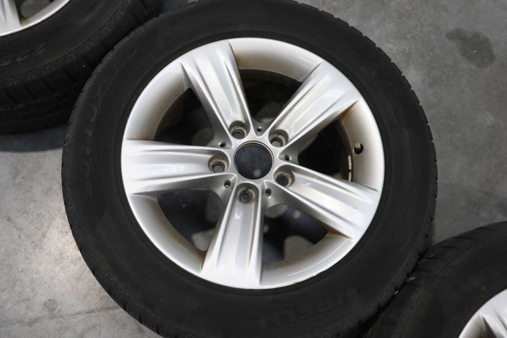 Джанти с гуми БМВ 16 цола style 391 F30 F31 F32 F36 с гуми Пирели