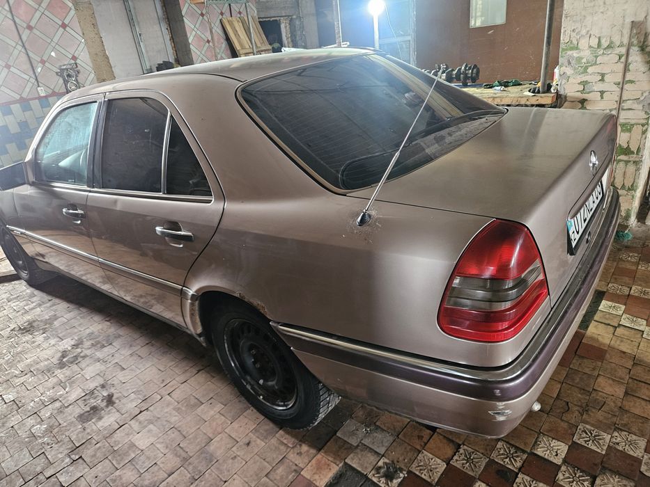 Мерседес 202 дизель 2.0