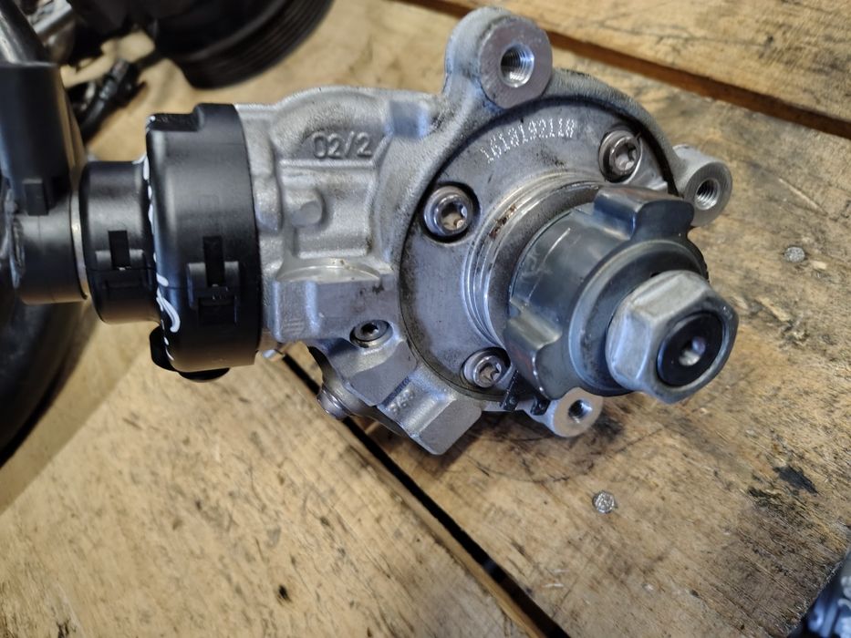 Pompa inalte pompa injectie audi a4 b9 audi a6 c8 audi a5 audi q5 2.0tdi euro6 dez cod pompa 0445010790 perfect functionala