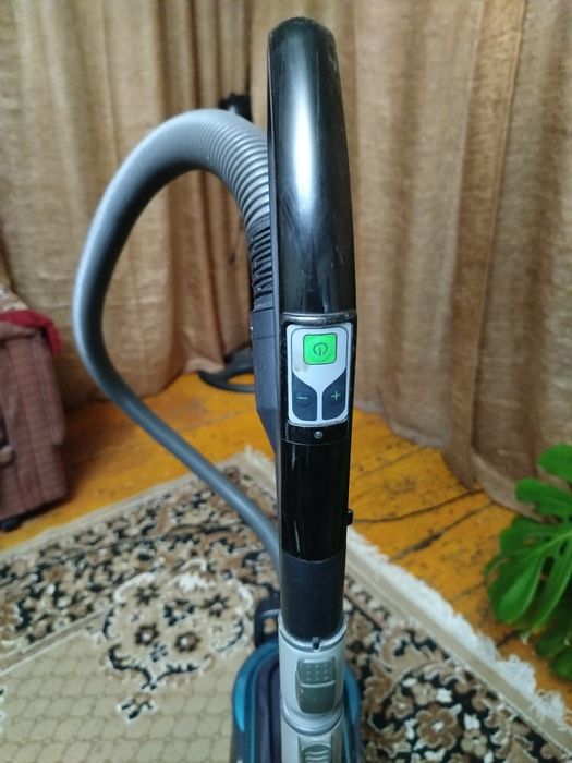 Пылесос ПОЛАРИС кантейнер