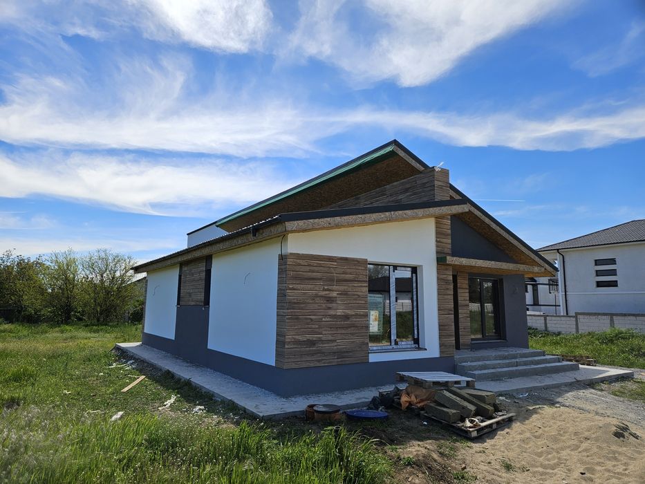 Casa de vânzare - Valu lui Traian - cartierul Livezilor