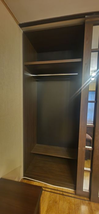 Вместительный шкаф бу