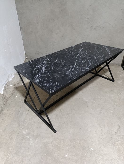 Jurnalniy stolik loft