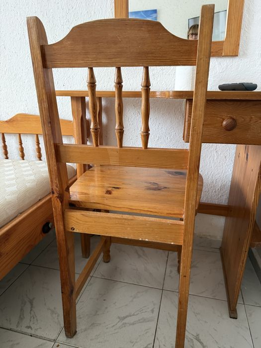 Мебели от дърво -чам