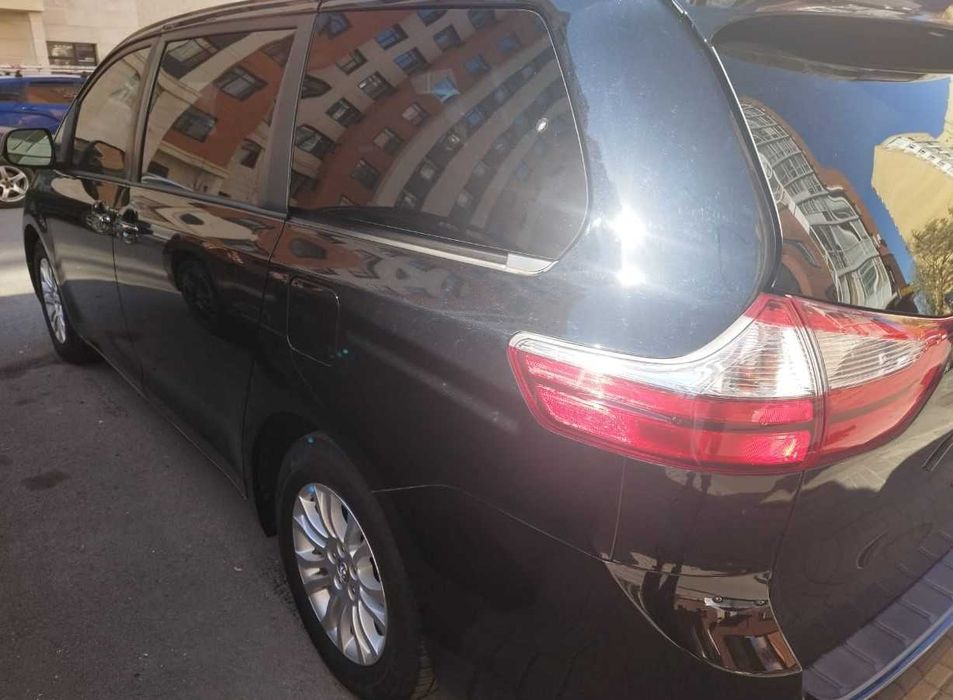 Toyota Sienna (L3) 2017 года