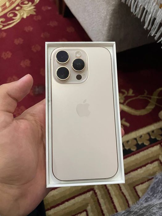 Iphone 16 pro 90% emcost.